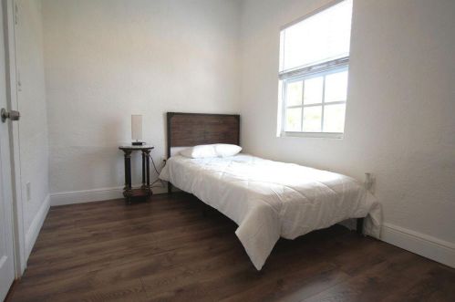 331 1 Ave, Boynton Beach FL 33435-4006 exterior