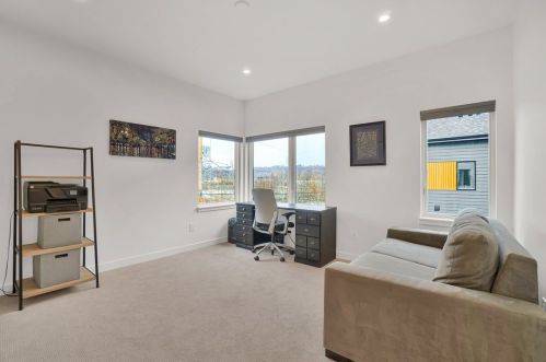 5563 Berlin Way, Pittsburgh PA  15201 exterior