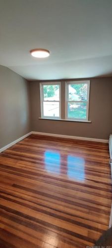 82 Colton St, Windsor CT  06095-3429 exterior