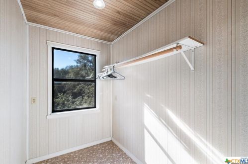 1751 Winding Crk Trl, Spring Branch TX 78070-5327 exterior