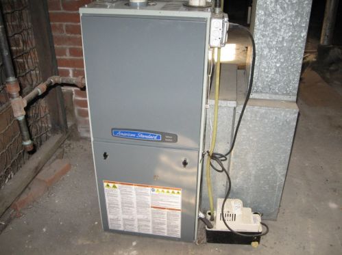 284 Dickinson St, Springfield MA 01108-1871 exterior