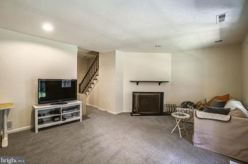 7707 Heatherton Ln, Rockville MD  20854-3212 exterior