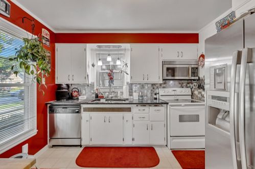 207 80, Milwaukee WI 53214-1419 exterior