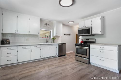 527 Academy St, Allegan MI 49010-1455 exterior