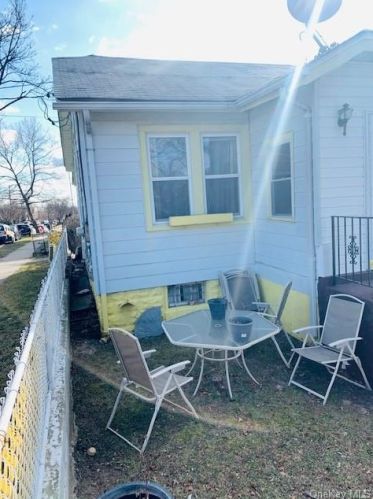 2842 Sampson Ave, Bronx, NY 10465-2917