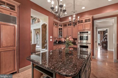 11300 Glen Rd, Rockville MD 20854-1849 exterior