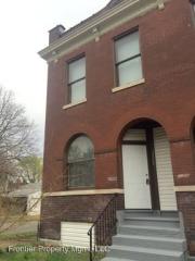 2000 Chippewa St, Saint Louis MO  63118-4128 exterior