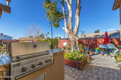 12602 37 Ave, Phoenix AZ 85053-4616 exterior