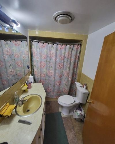 77 Clarence St, Providence RI 02909-3504 exterior