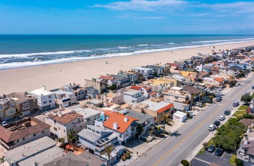 3713 Sunset Ln, Oxnard CA  93035-4133 exterior