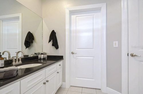 4962 Anniston Cir, Tampa FL 33647-2310 exterior