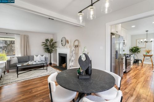 106 Doris Dr, Concord CA  94523-2915 exterior