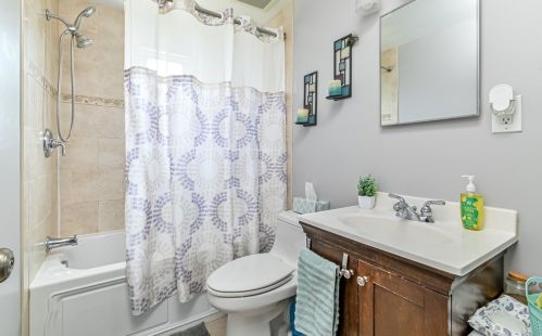 746 Centre Ave, Pittsburgh PA 15202-1712 exterior