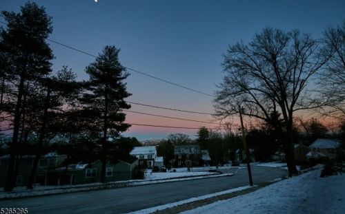 168 Forest Hill Rd, Town Center NJ  07052-3958 exterior