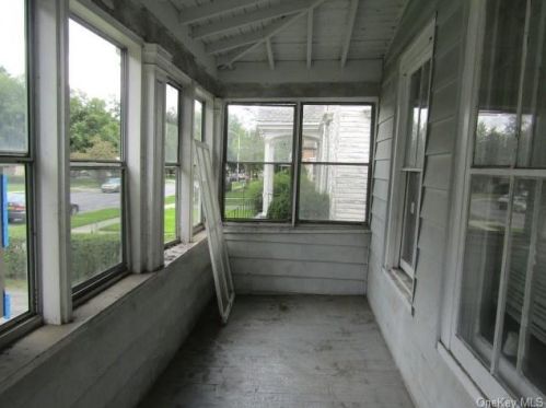 11 Grand St, Poughkeepsie, NY 12601-3008