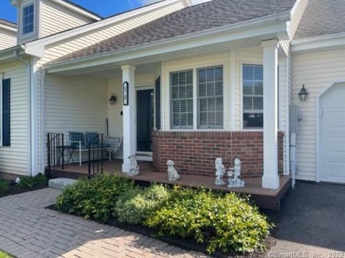 58 Hudson Ln, Windsor, CT 06095-1845