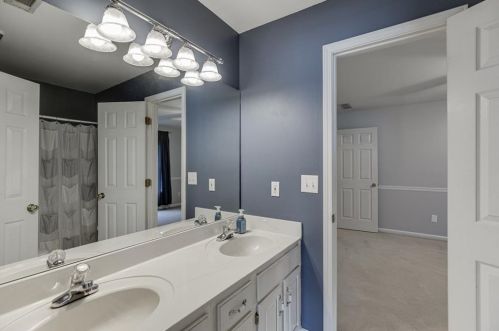 3330 Highgate Hills Dr, Duluth GA 30097-5129 exterior