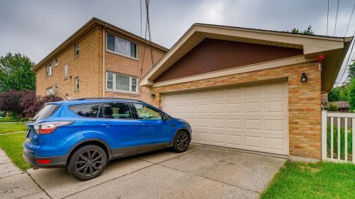 9300 Avers Ave, Chicago IL 60625-6304 exterior