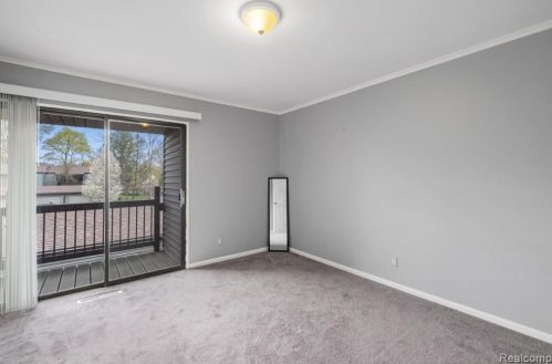 405 Rockwell St, Fenton MI 48430-2341 exterior