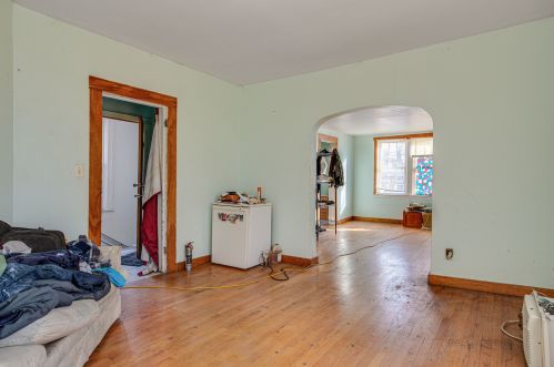 7448 Kenwood Ave, Chicago IL 60619-1427 exterior