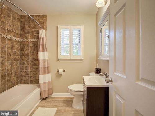 7833 Martha Washington St, Alexandria VA  22309-1346 exterior