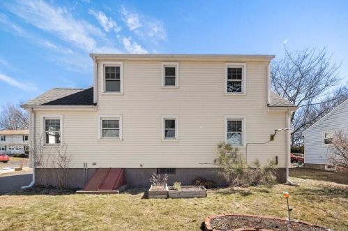 68 Irving St, Manchester CT 06042-3029 exterior