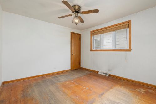 6022 Kilpatrick Ave, Chicago IL 60629-5637 exterior