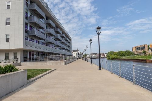 1902 Commerce St, Milwaukee WI  53212-3489 exterior