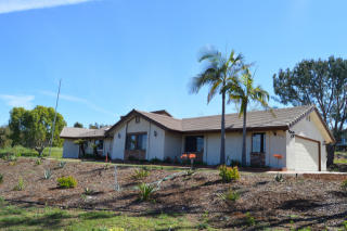 273 Calle Linda, Fallbrook CA  92028-9425 exterior