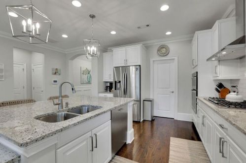 3573 Brookleigh Ln, Atlanta GA 30319-2219 exterior