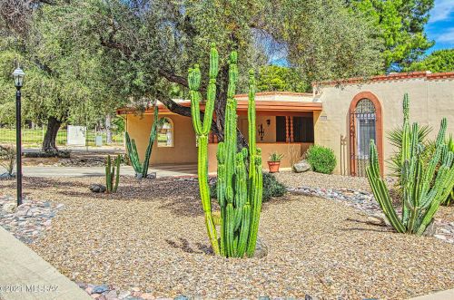 5903 Grant Rd, Tucson, AZ 85712-2304