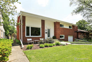 115 Linden Ave, Elmhurst IL  60126-3605 exterior