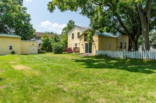 514 Kalamazoo St, Paw Paw MI 49079-1130 exterior