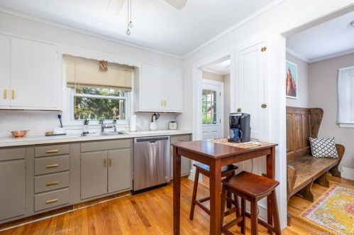 44 Filley St, Windsor, CT 06095-2920