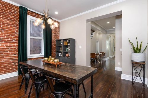 2112 Sidney St, Saint Louis MO 63104-2834 exterior