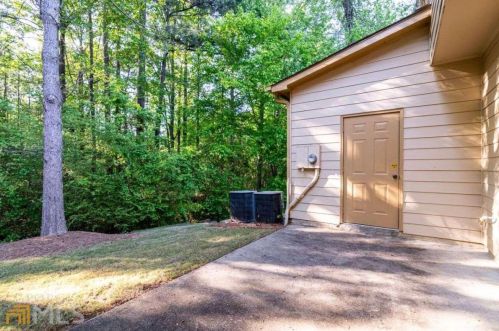 2753 Keystone Ave, Lithonia GA exterior