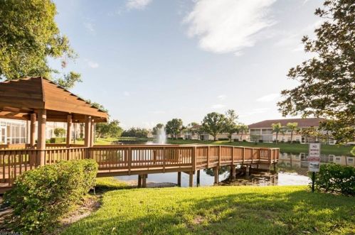 7552 Oleander Gate Dr, Naples FL 34109-0634 exterior