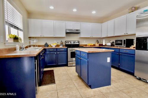 3109 72nd Ln, Phoenix AZ  85043-7822 exterior