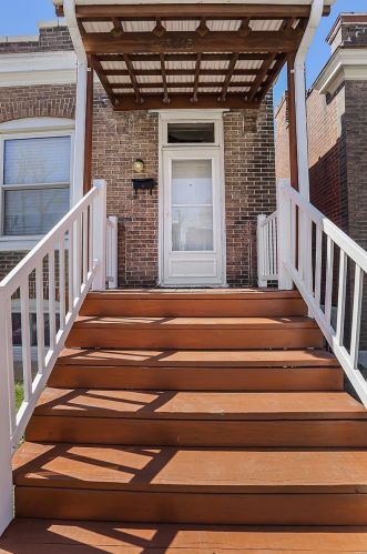 4535 Michigan Ave, Saint Louis, MO 63111-1528