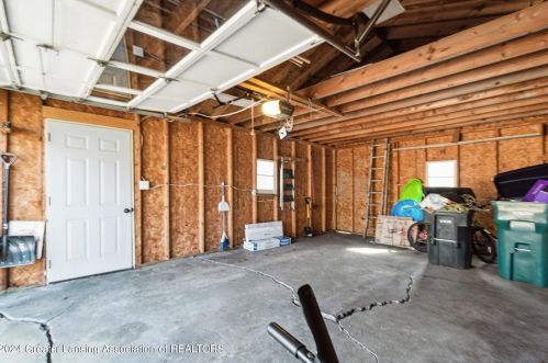 1806 Linden St, East Lansing MI 48823-3722 exterior