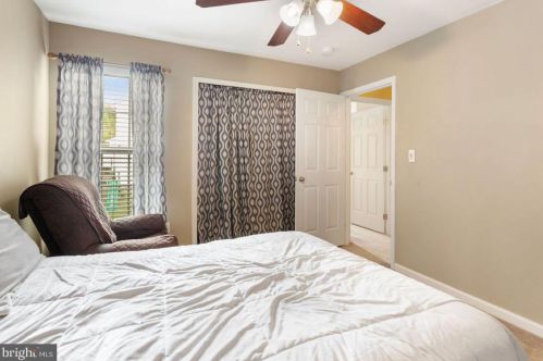 37 Louvain Dr, Hanover PA 17331-8696 exterior