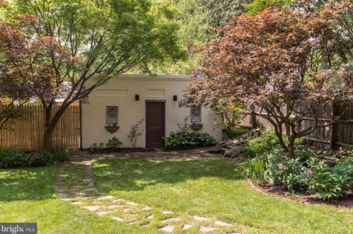 3524 Edmunds St, Washington DC 20007-1463 exterior