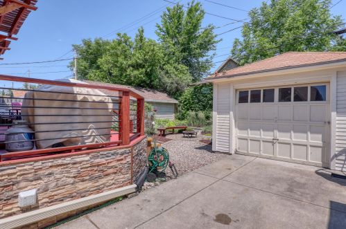 2338 61, Milwaukee WI 53219-2135 exterior