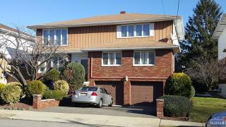 1526 8th St, West Fort Lee NJ  07024-2132 exterior