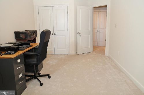 422 Royal St, Alexandria VA  22314-2335 exterior