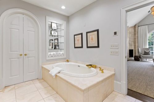 1165 Conway Dr, Atlanta GA 30327-3535 exterior