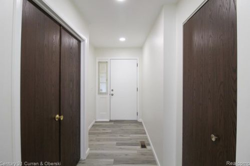 198 Amboy St, Dearborn Heights MI  48127-3604 exterior