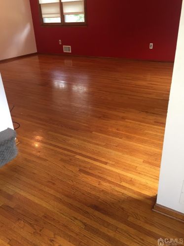 17 Jill Ct, Edison NJ  08817-5301 exterior