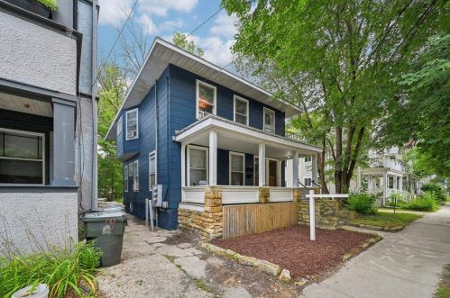 1142 Jenifer St, Madison WI 53703-3745 exterior