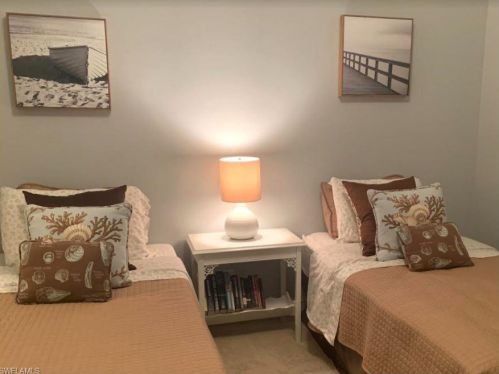 1365 Serrano Cir, Naples FL 34105-4955 exterior